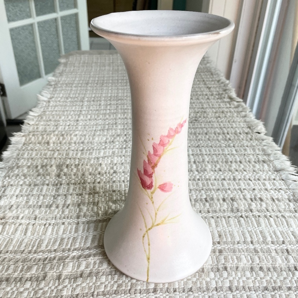 Vintage Vase Minimalist Floral Bloom Bud Pink Cream subtile freks 9 inches tall